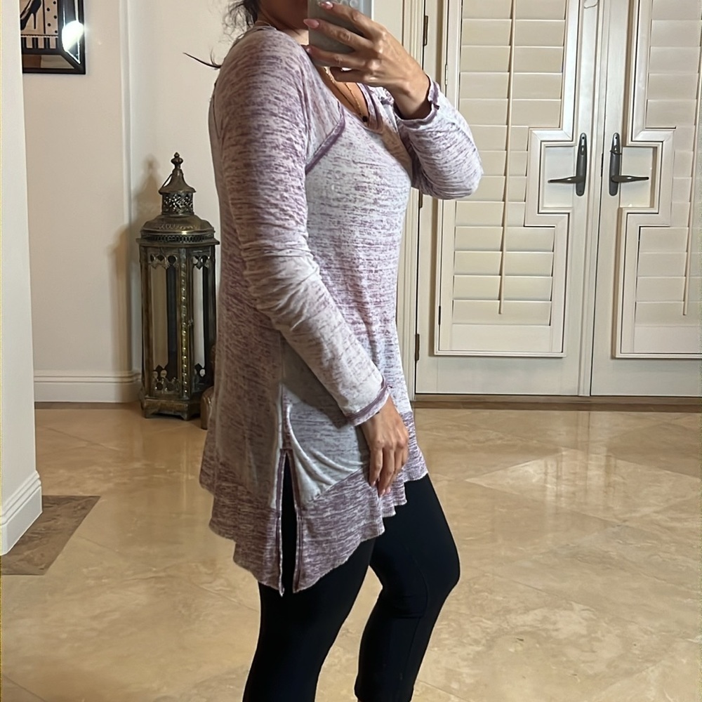 💕Cute top 💕 - Picture 2 of 4